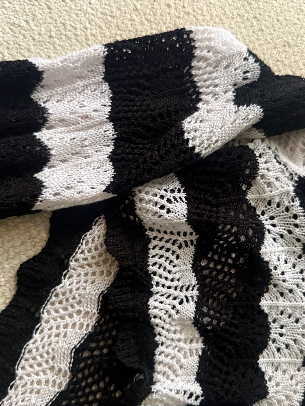 JustFab Black & White Crochet Knit Top - Picture 3 of 4